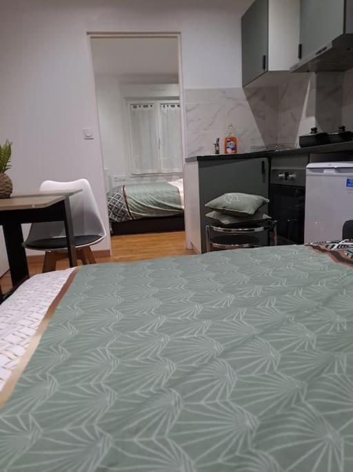 T2 Jacky Ic. /Moto / Circuit 24H / Oasis /Antares Apartman Le Mans Kültér fotó