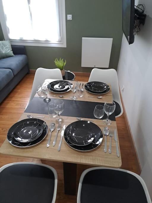 T2 Jacky Ic. /Moto / Circuit 24H / Oasis /Antares Apartman Le Mans Kültér fotó